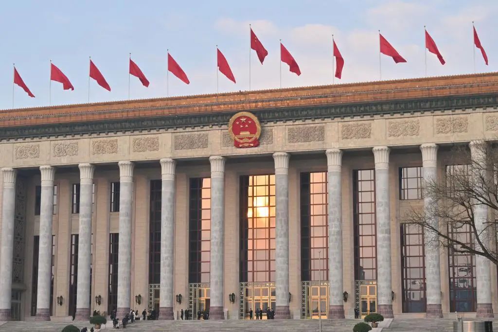 李強提到：新型儲能、“沙戈荒”、海上風電